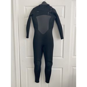 Xcel infiniti hooded wetsuit 5/4/3mm